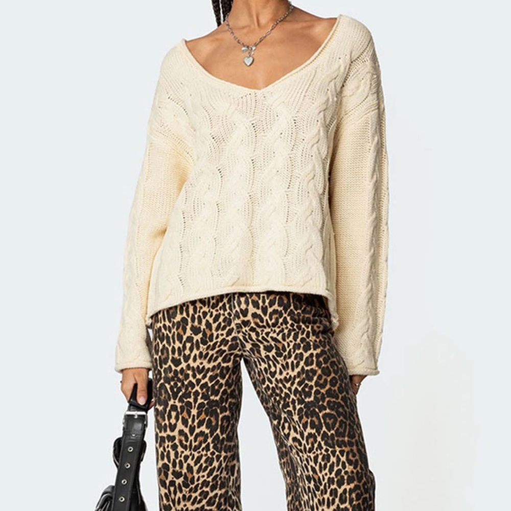 Edikted Cream V-Neck Oversized Cable Knit Sweater NWT